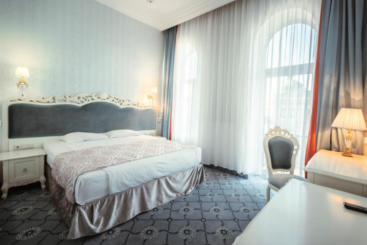 Royal Grand Hotel Kyiv Exterior foto