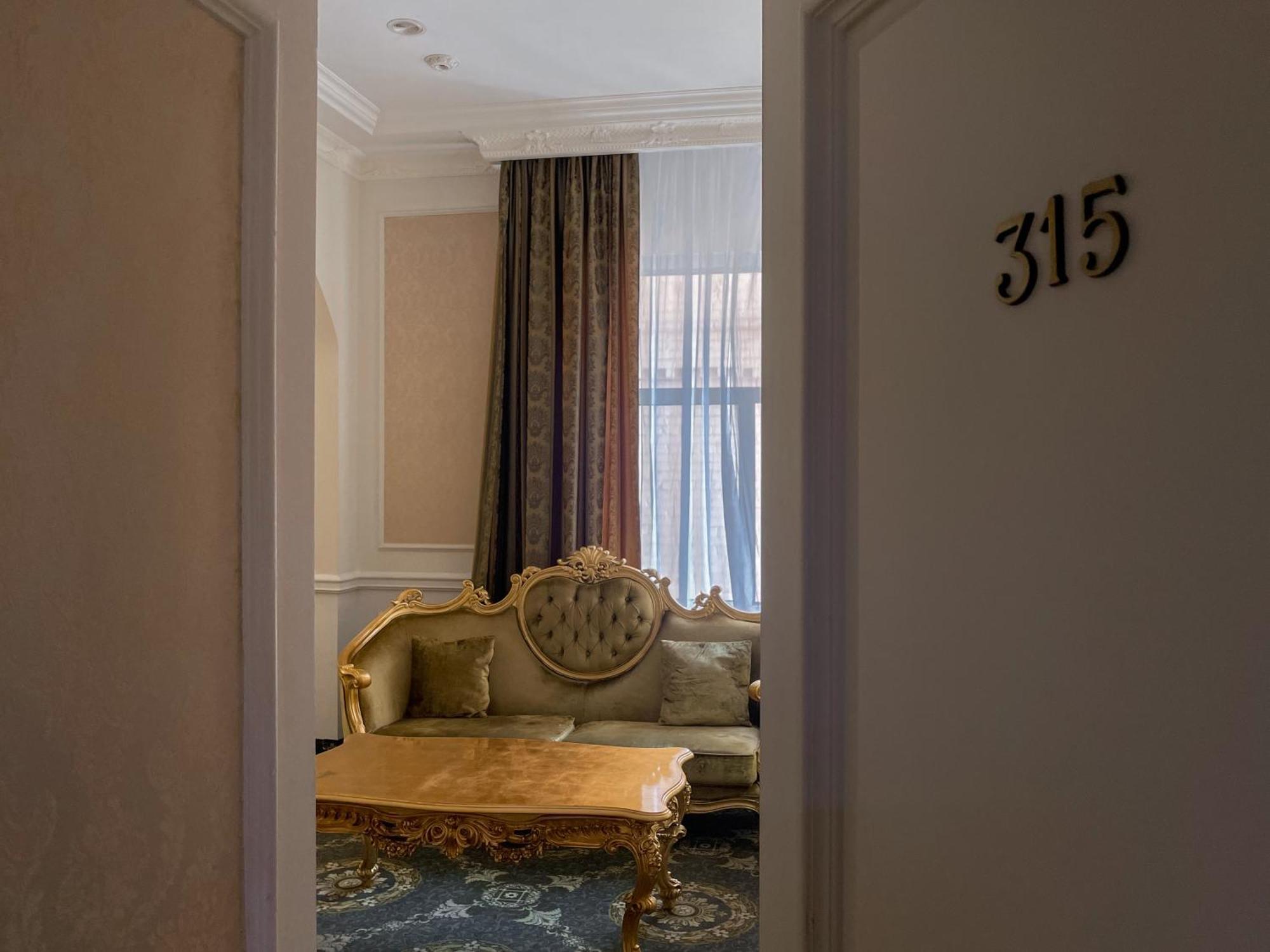 Royal Grand Hotel Kyiv Exterior foto