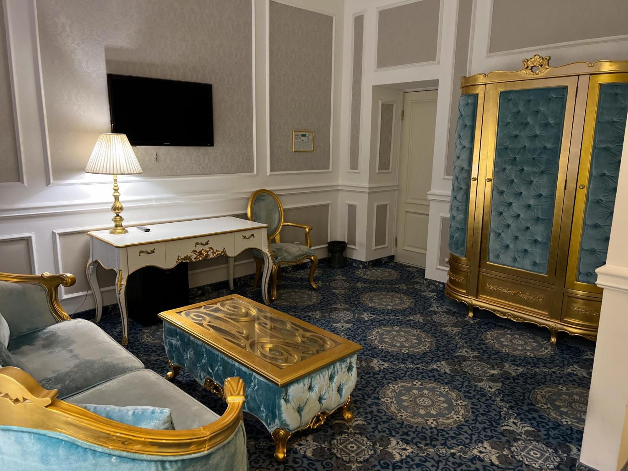 Royal Grand Hotel Kyiv Exterior foto