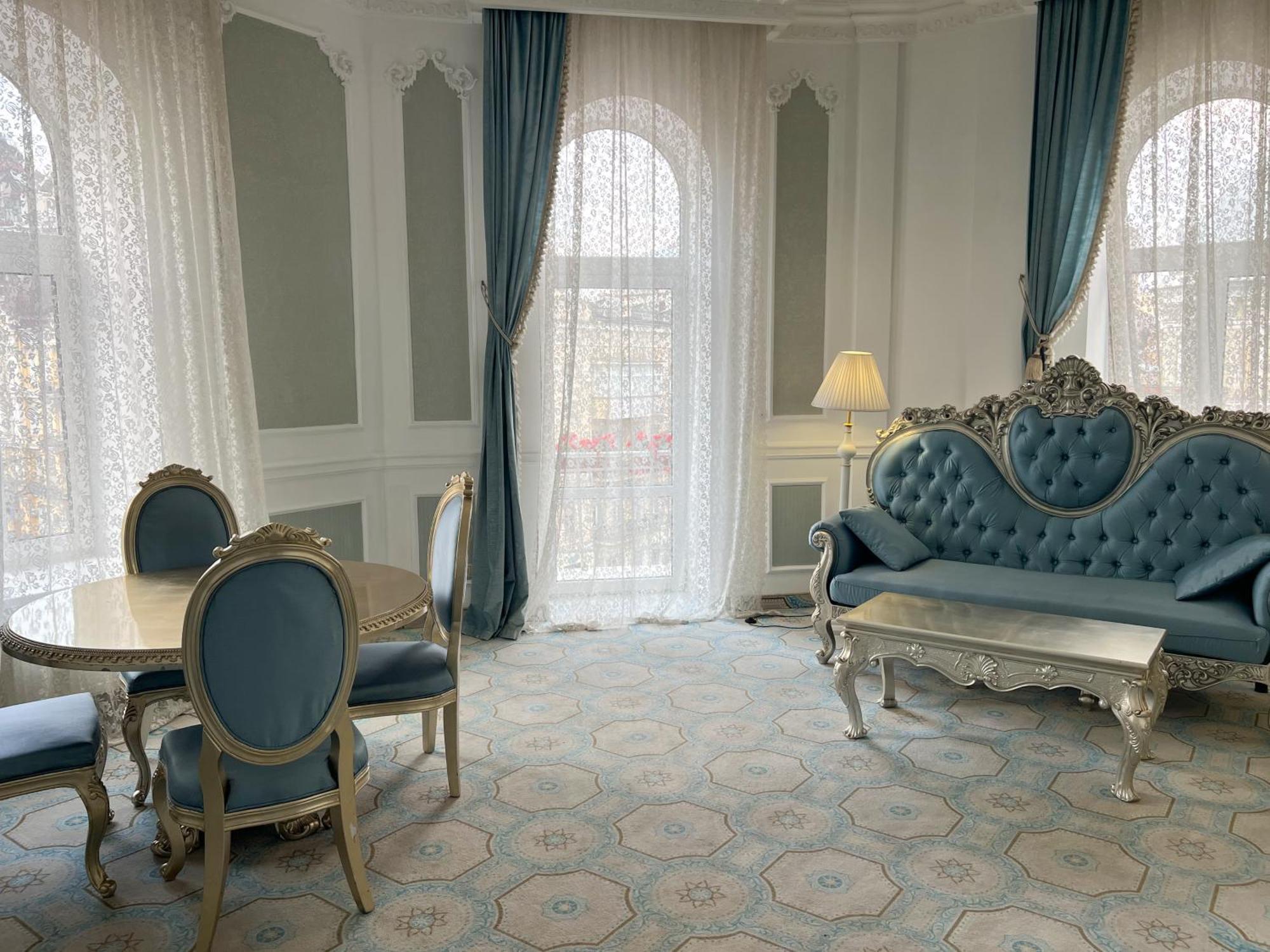 Royal Grand Hotel Kyiv Exterior foto