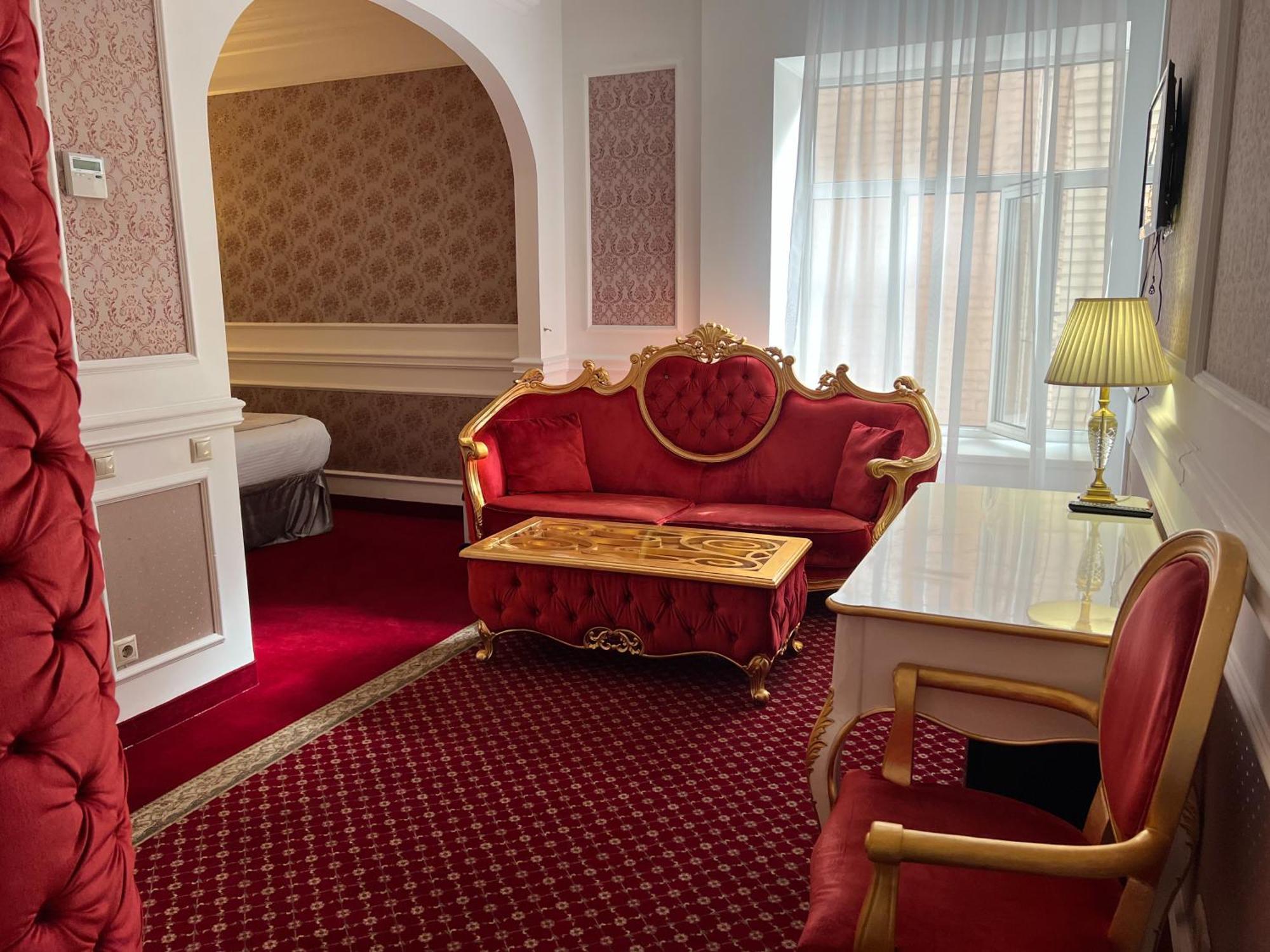 Royal Grand Hotel Kyiv Exterior foto