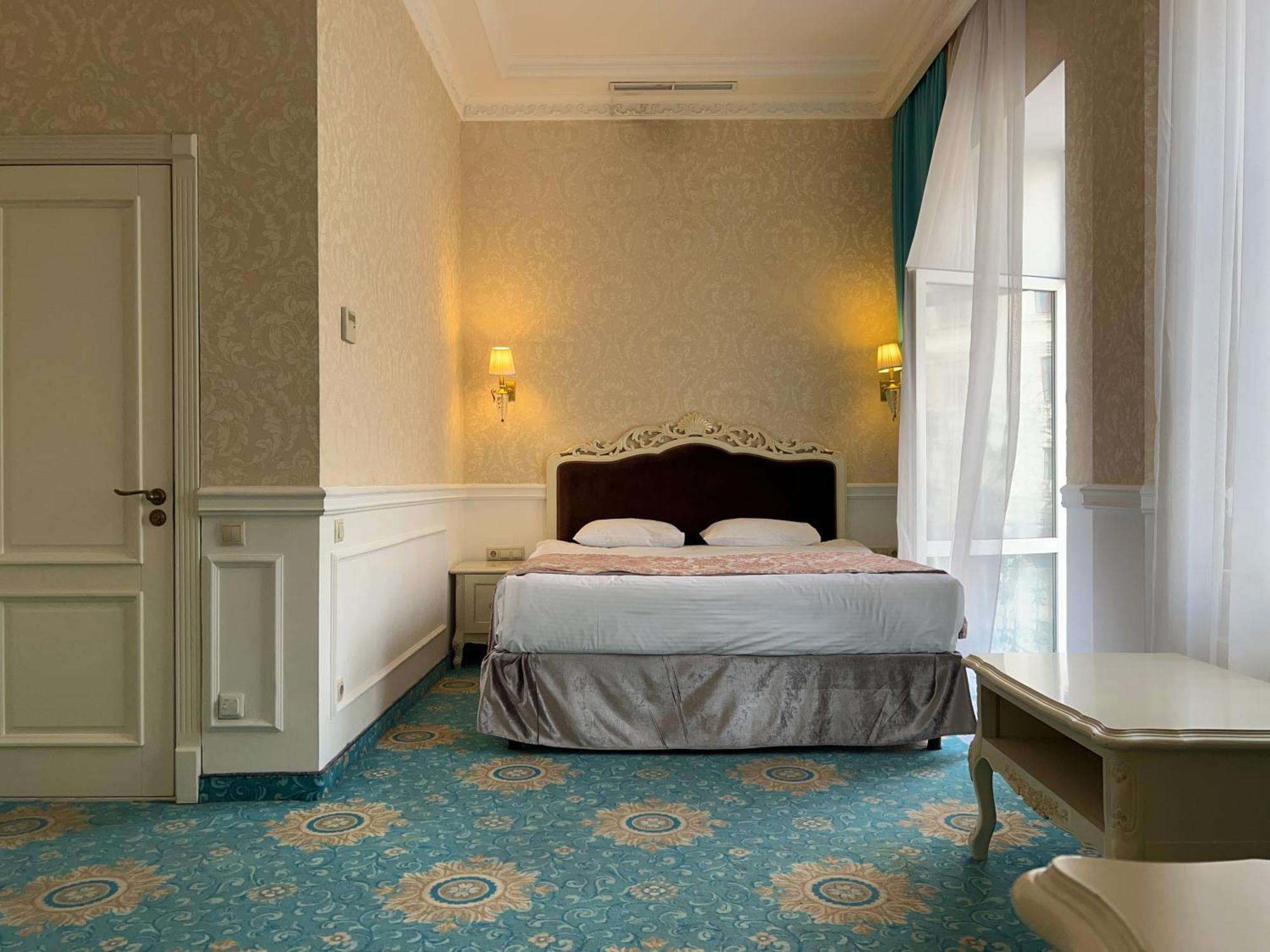 Royal Grand Hotel Kyiv Exterior foto